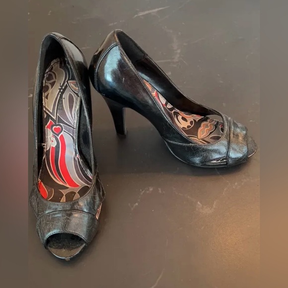 4” High heels - Picture 3 of 4